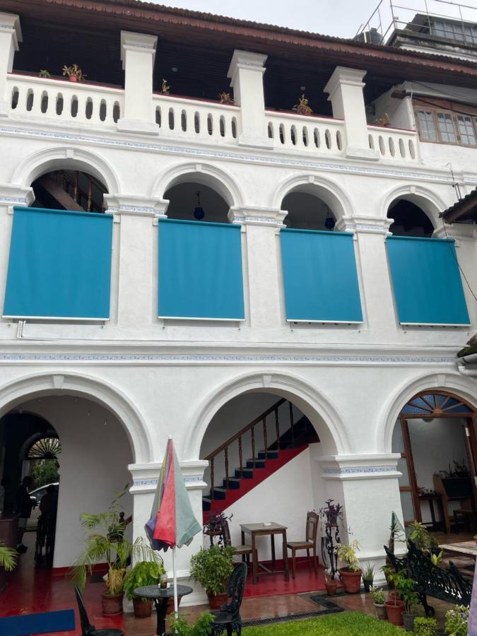 Old Courtyard Hotel Kochi Exterior photo